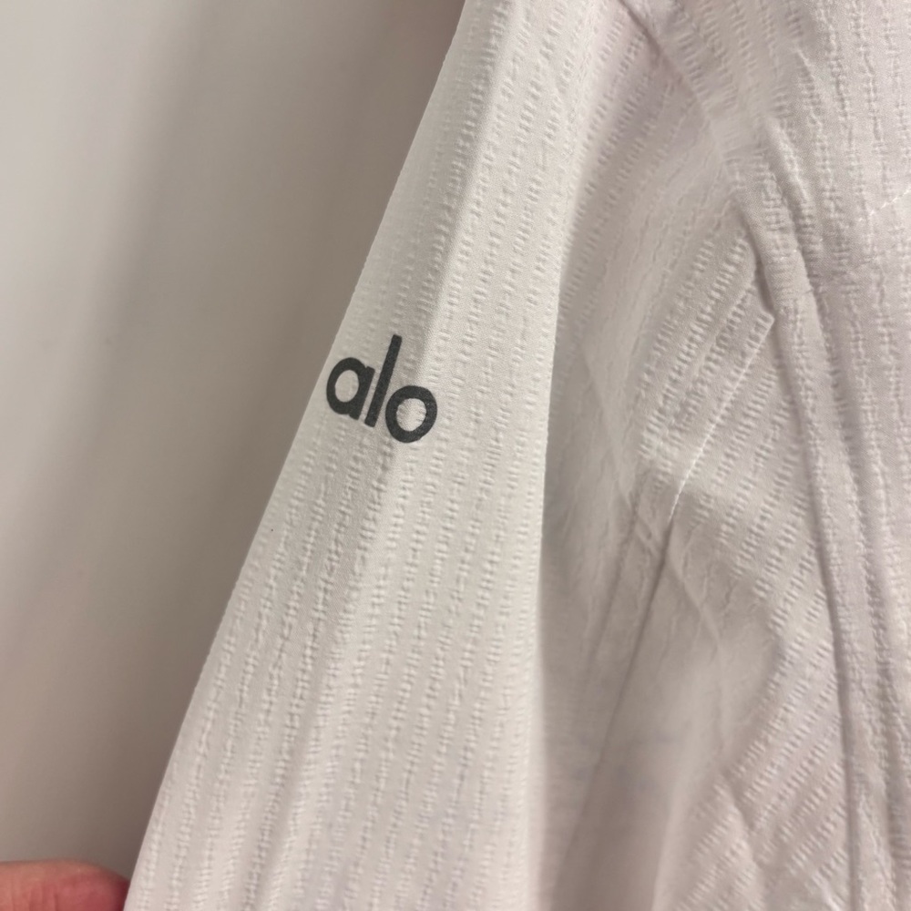 NWT ALO Yoga dreamscape button front long sleeve shirt Size Small - Picture 9 of 13